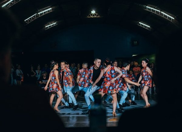 Où peut-on séjourner en Espagne pour un stage de danse flamenco avec des danseurs professionnels?